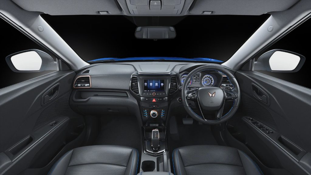 XUV 400 9
