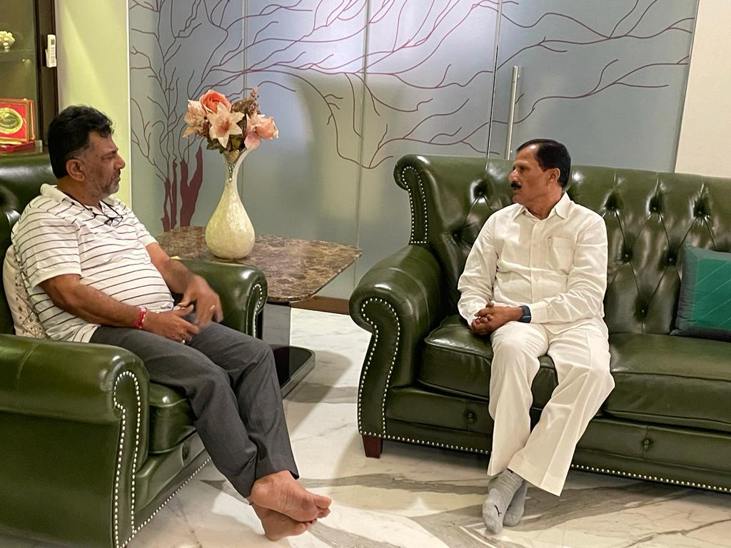 dkshi mudda hanume gowda