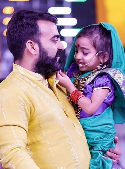 vanshika with her dad