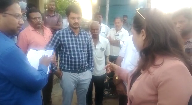 Encroachment case woman lawyer verbally abuses nelamangala tahsildar booked 1
