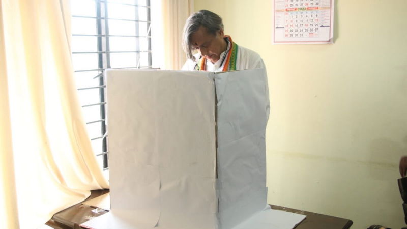 Shashi Tharoor 1 1