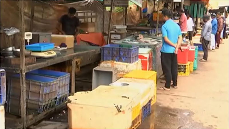 Smart city project Hubballi High Tech Fish Market built and ready but not opened for people 3