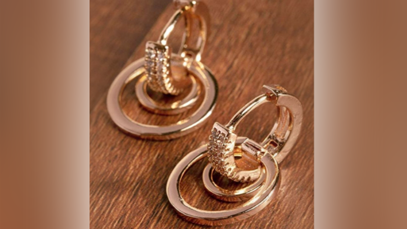 earring