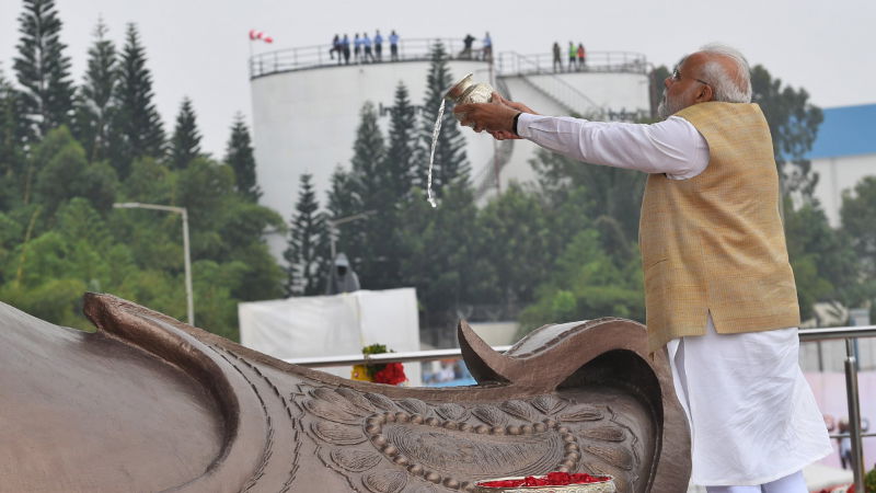 Narendra Modi Kempegowda Statue 2