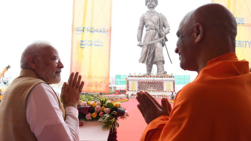 narendra modi kempegowda statue nirmalananda shree 1