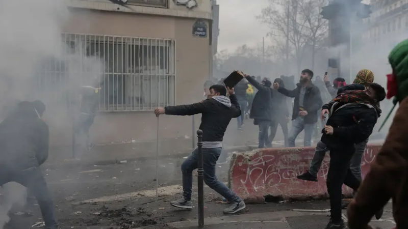 Paris protest 3