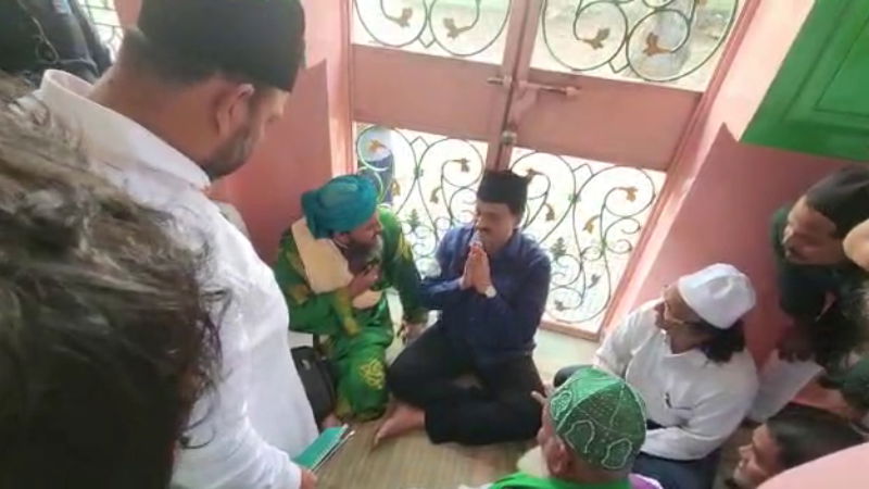 former minister janardhan reddy donates Rs 6 crore to gangavathi dargah 1