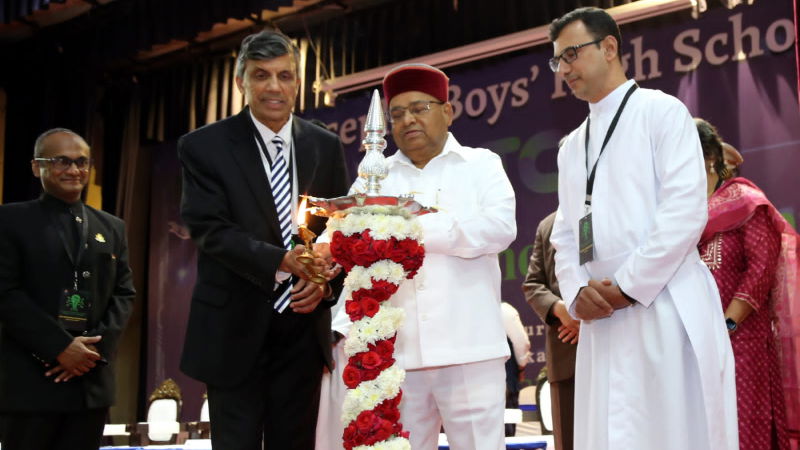 karnataka governor thawar chand gehlot ST Joseph Boys High School Bengaluru 4