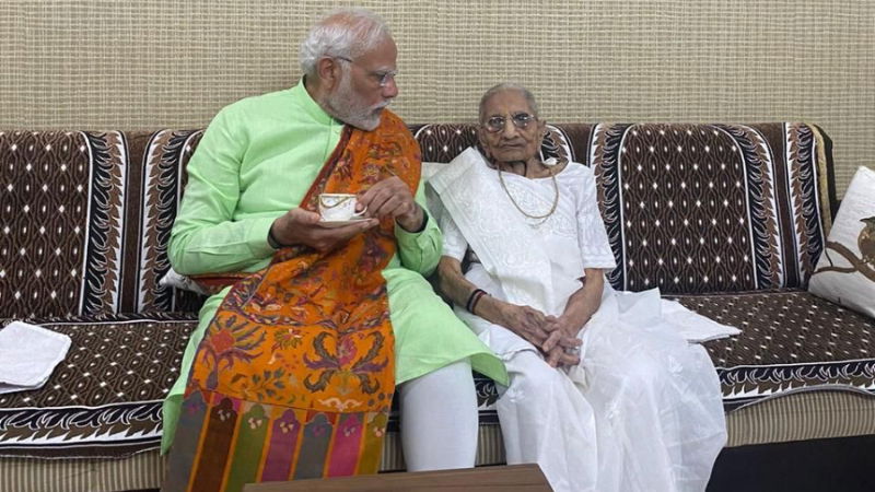 narendra modi mother