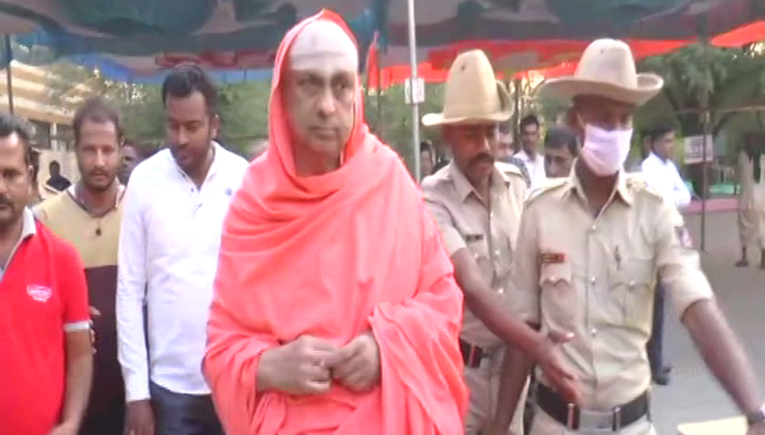VIJAYAPURA SIDDESHWAR SWAMIJI 2