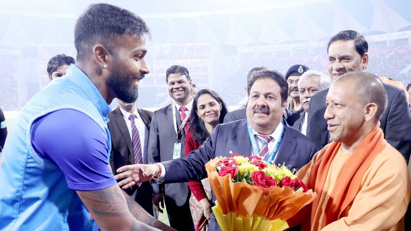 Yogi Adityanath And Hardik Pandya