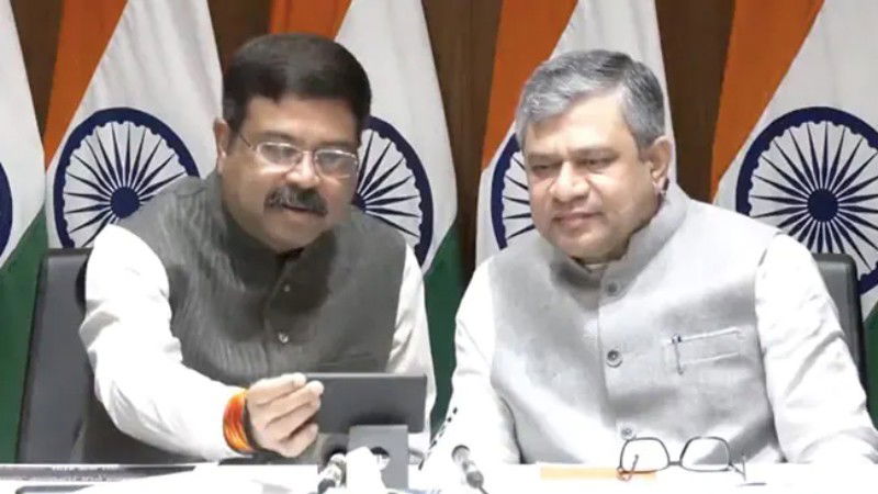 dharmendra pradhan ashwini vaishnaw