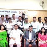 karnataka media academy Tab Disrtiubution Program 1