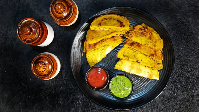 Aloo Chilla Sandwich 3