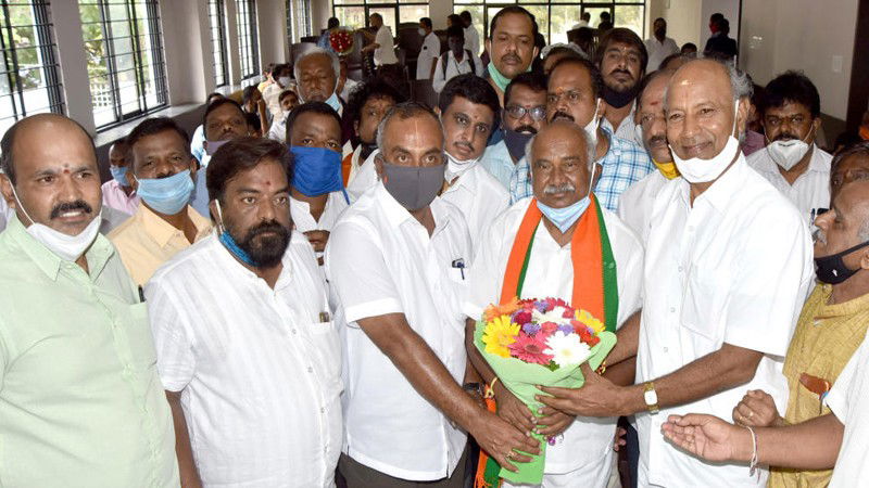 H Vishwanath 33