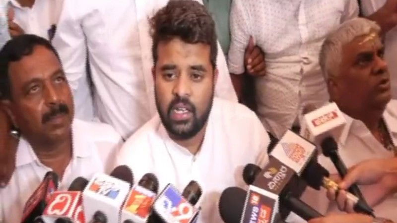 Prajwal Revanna 1