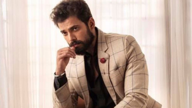 Praveen Tej 4