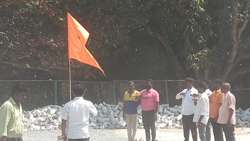 bhagwa flag hoisted Idgah Maidan 144 section imposed in Haliyal 1