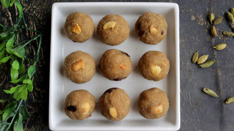 poha laddu