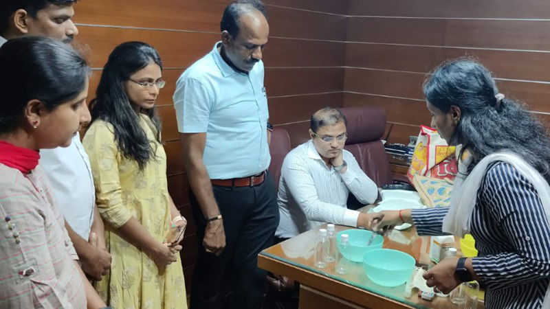 Karnataka Lokayuktha Police Trapped BJP MLA Madal Virupakshappa Son BWWSB Cheif Accountant Prashanth madal 3