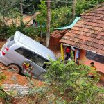 innova car falls 200 feet tourists escape in kalasa chikmagaluru 3
