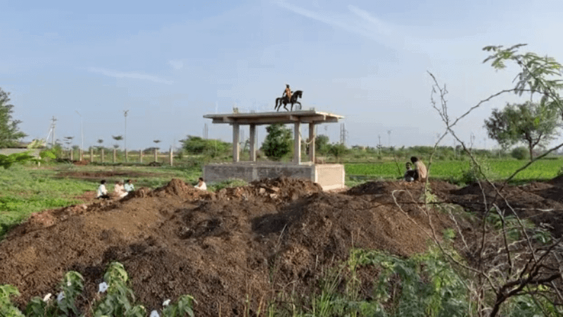 Shivaji Maharaj idol installed overnight amid opposition BJp Calls bagalkot bandh 1