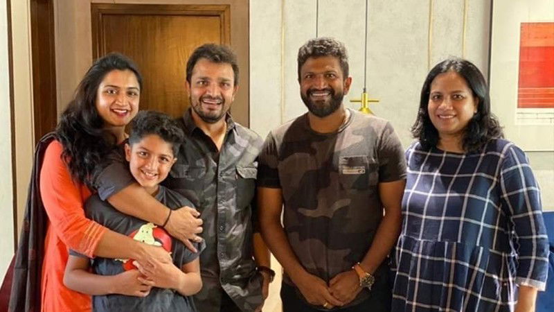 Vijay Raghavendra Family 2