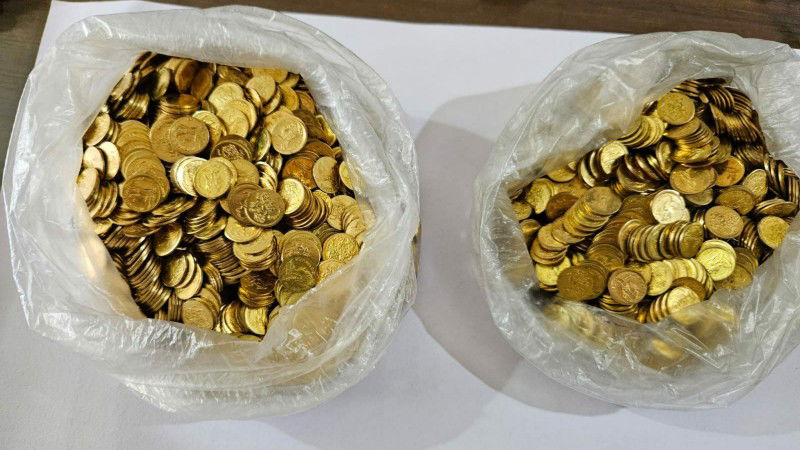 FAKE GOLD