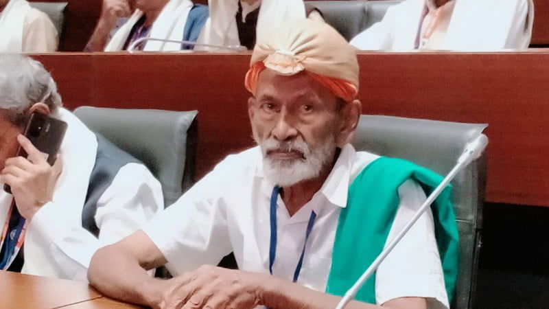 ICAR First Global Symposium on Farmers Right president Draupadi Murmu felicitates Farmer Deva Rao Delhi 2
