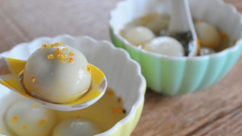 Tang Yuan Black Sesame Dumplings 1