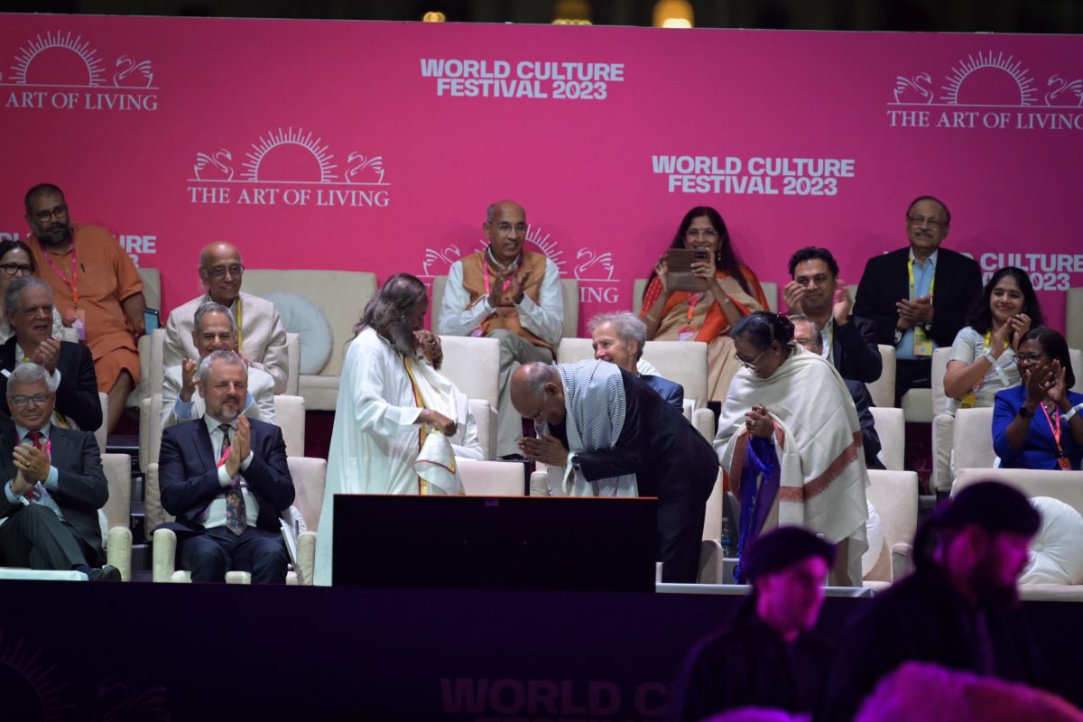 Ex President Of India Ram Nath Kovind Felicitated On The Stage By Gurudev For His Birthday