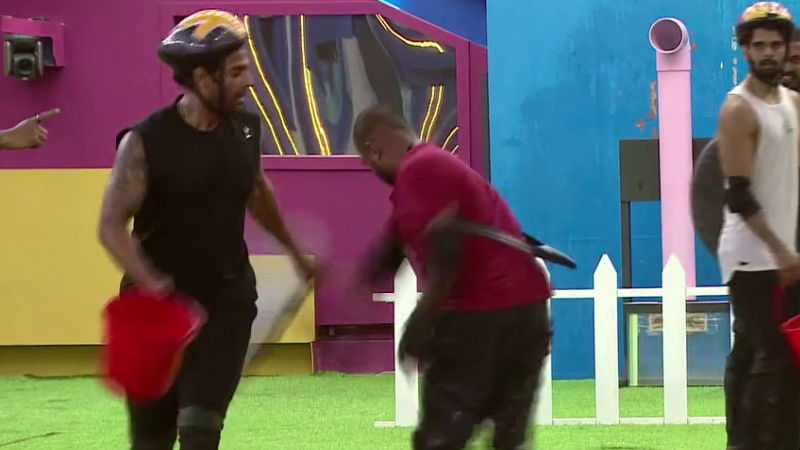 Bigg Boss 2 11
