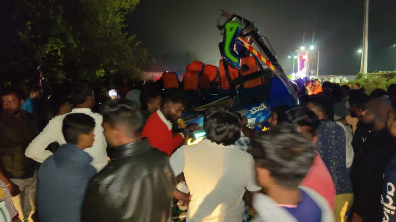 Chikkaballapur bus accident 1