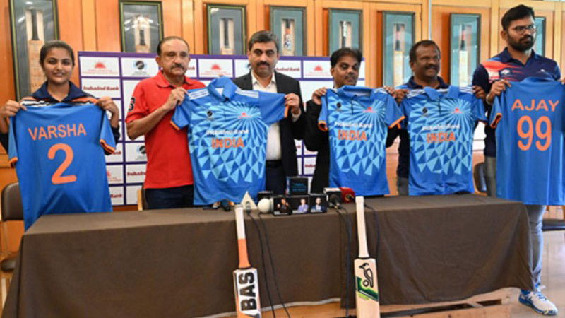 Indias Blind Womens Cricket Team captain Varsha and HR Ranganath 4
