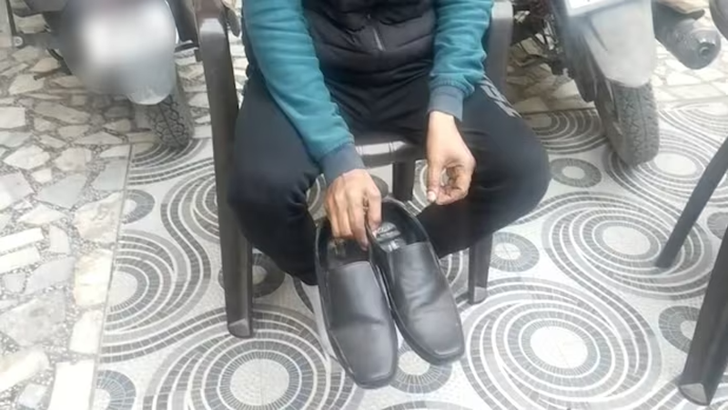SHOE CASE 1