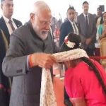 modi shawl gift