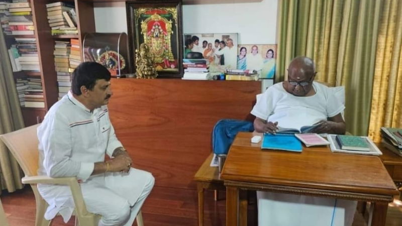 loK Sabha election 2024 cp yogeshwar meets hd devegowda 2