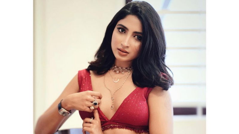 saanya iyer 1