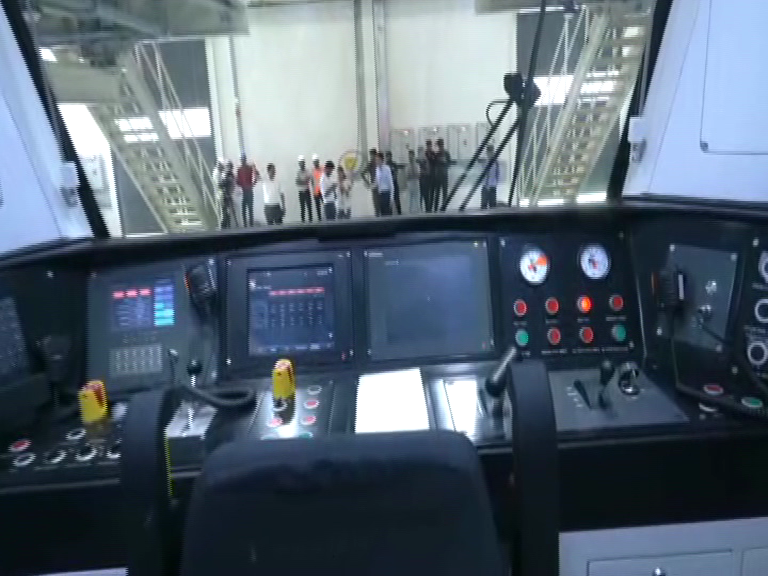 driverless metro train 1 13