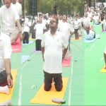 h.d.kumaraswamy performs yoga in new delhi