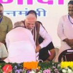 Nitish Kumar tries to touch PMs feet at Bihar event 1