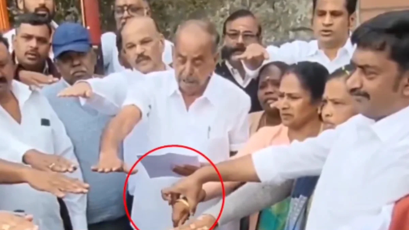 DMK Councillor Zakir Hussain caught on camera trying to steal bangle during anti Hindi pledge