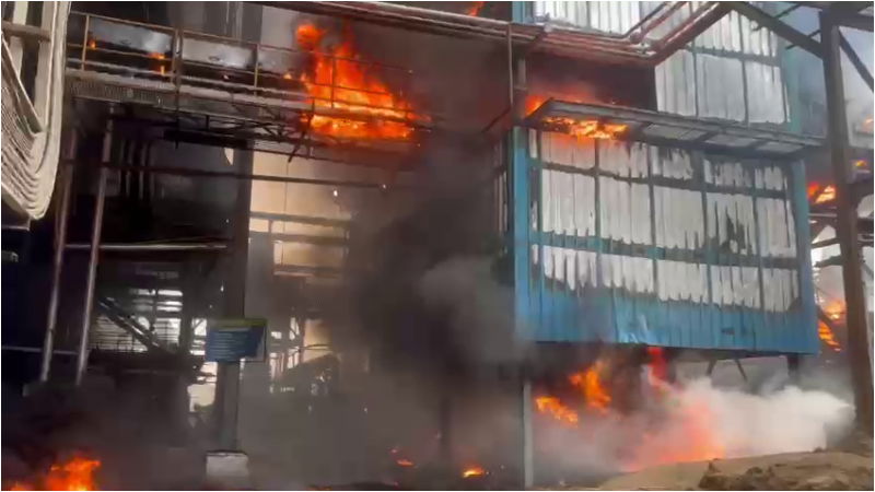 Fire at Nippani Sugar Factory rs 5 crore Loss