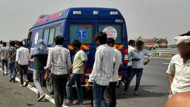 Delhi Mumbai Expressway Accident