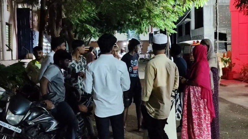 minor stabbed a young man for teasing his sister in Bagalkote 1