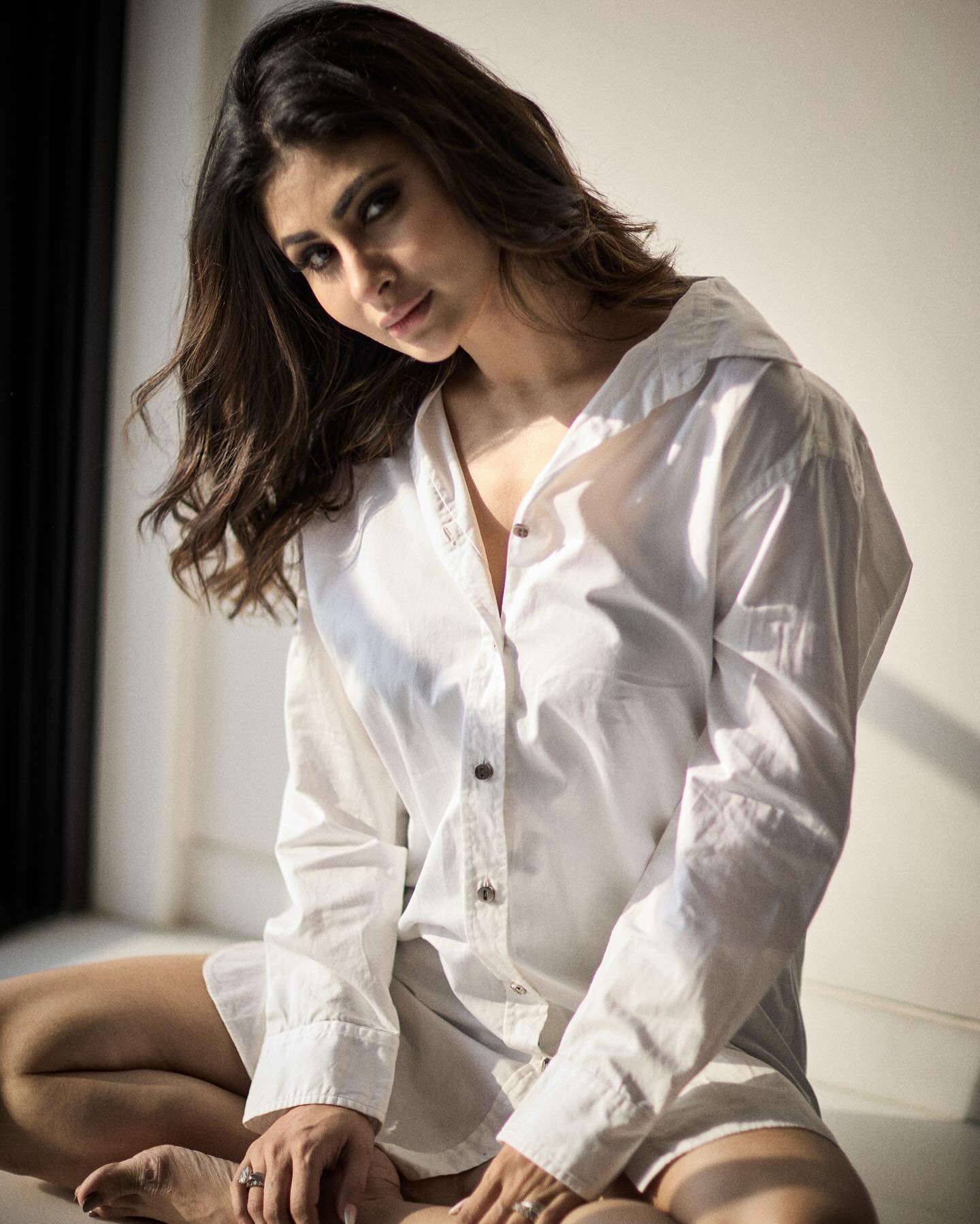 MOUNI ROY 6