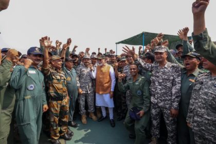 PM Modi Soldiers 2