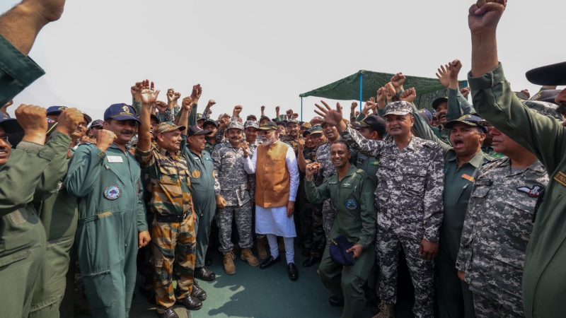 PM Modi Soldiers 2