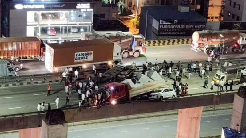 Serial accident on bengaluru Hebbal flyover driver dies