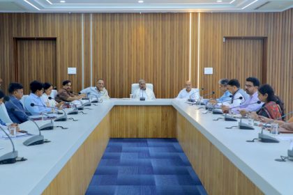 Siddaramaiah Covid Meeting